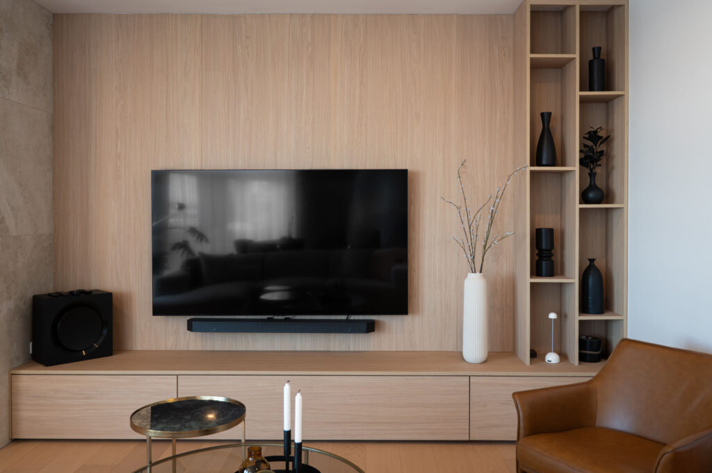 Odaxio Signature – 100% custom built-in bookcase.